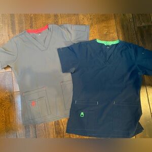 Lot of 2 Carhartt scrub tops size small gray blue navy